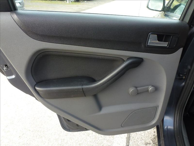 Ford Focus 1,6 16V  Elegance - fotka 15 z 48