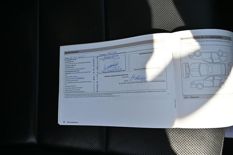 Škoda Superb 2.0TDI 125KW DSG Rezervace - fotka 45 z 56