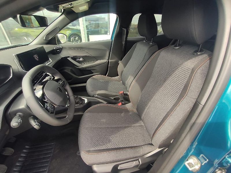 Peugeot 2008 (2026) BUSINESS 1.2 100k MAN6 NAVI - fotka 23 z 25