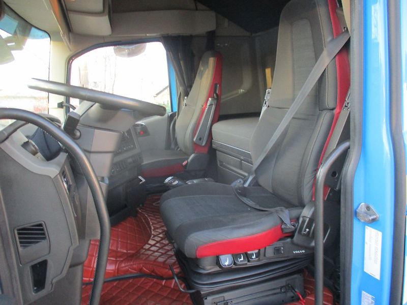 Volvo FH500 6x2 + Schmitz Nový tacho - fotka 20 z 39