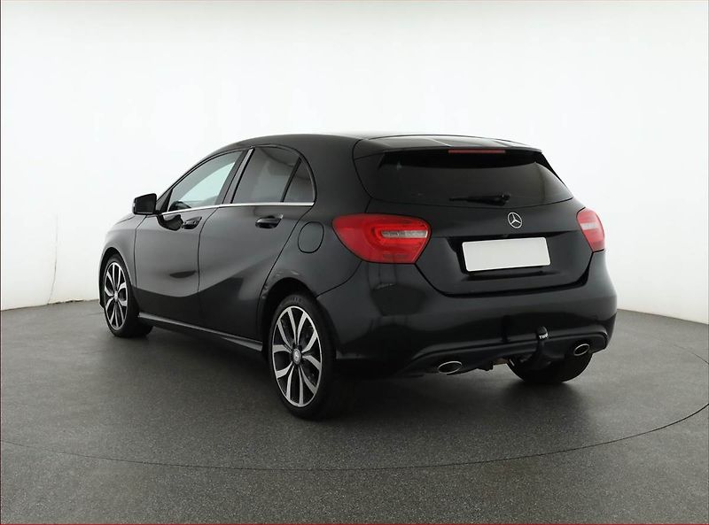 Mercedes-Benz Třídy A (2012) A 180 d, Xenony, Tempomat - fotka 4 z 13