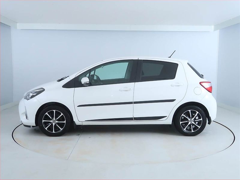 Toyota Yaris (2018) 1.5 Dual VVT-i, Serv.kniha - fotka 3 z 14