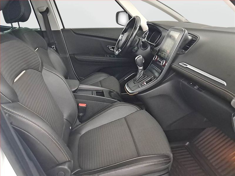 Renault Grand Scénic (2017) 1.6 dCi, Automat, 7 míst, Navi - fotka 9 z 21