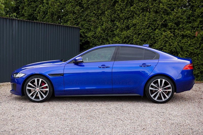 Jaguar XE S SUPERCHARGED DPH - fotka 13 z 33
