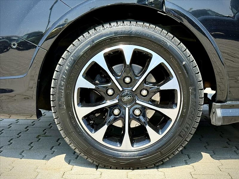 Ford Tourneo Custom 2,0 136kW Sport L1 Webasto - fotka 10 z 29