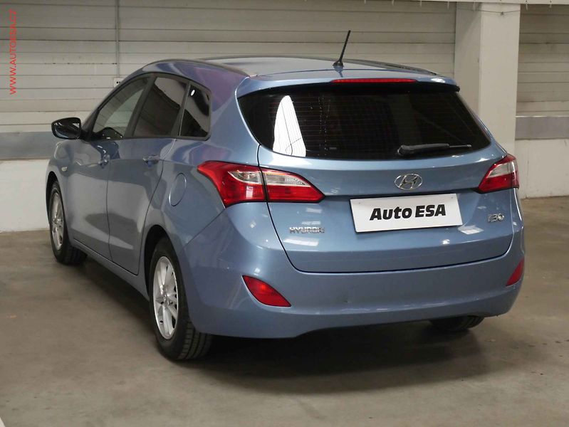 Hyundai i30 (2015) 1.4i, ČR, Klima - fotka 4 z 17
