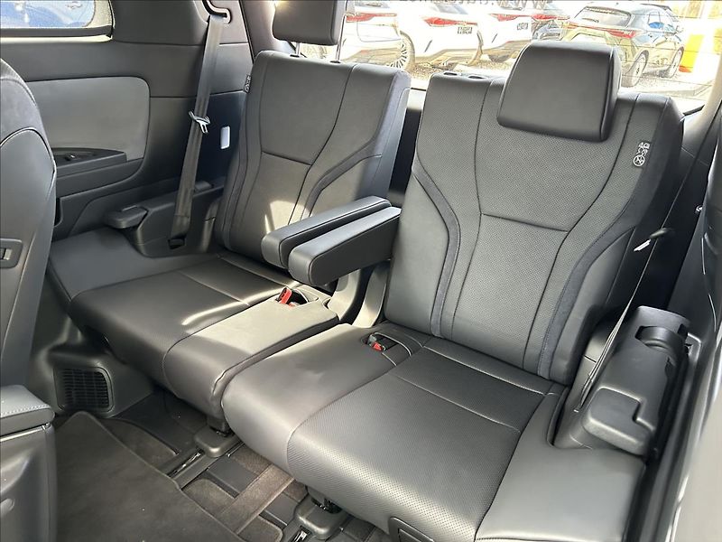 Lexus LM 350h  2,5 350h 4×4 LUXURY - fotka 13 z 14