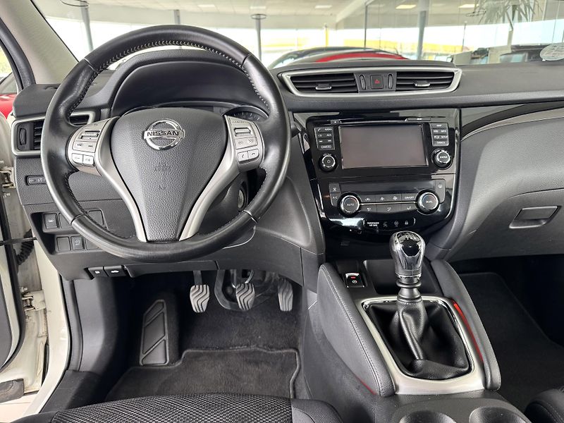 Nissan Qashqai 1,2DIG-T*Navi*Kamera*PDC*Tažné - fotka 12 z 34