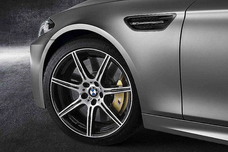 BMW M5 ve výroční edici 