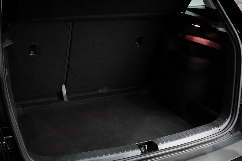 Škoda Karoq 1.5 TSI 110 kW - fotka 38 z 38