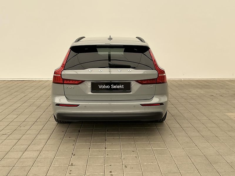 Volvo V60 2.0 B4 Core - fotka 5 z 29