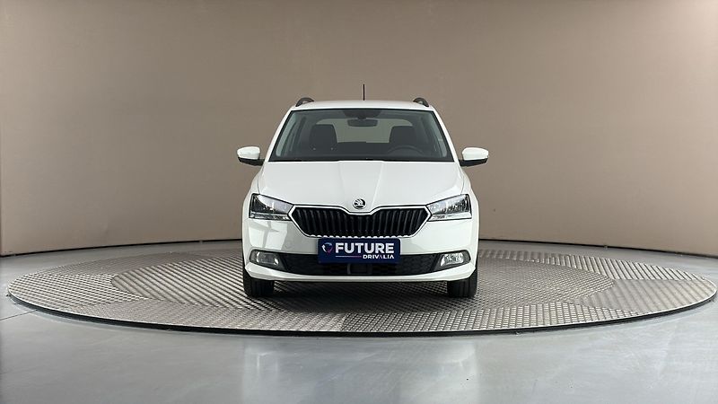 Škoda Fabia 1.0 TSI Ambition Combi - fotka 3 z 25
