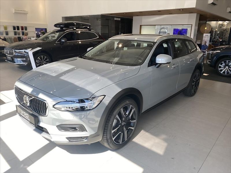 Volvo V90 (2023) 2,0   B4 AWD CC ULTIMATE - fotografie inzerátu