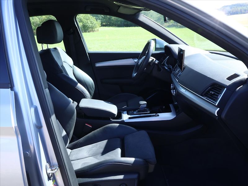Audi Q5 3,0 50TDI 210kW S-line quattro - fotka 12 z 33