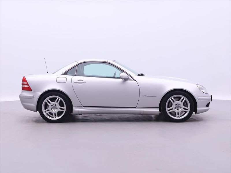Mercedes-Benz SLK 3,2 32AMG 260kW AT 66tkm DPH - fotka 8 z 34