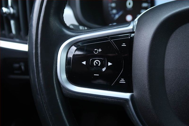 Volvo V90 (2018) D4, Automat, Serv.kniha, Kůže - fotka 22 z 27