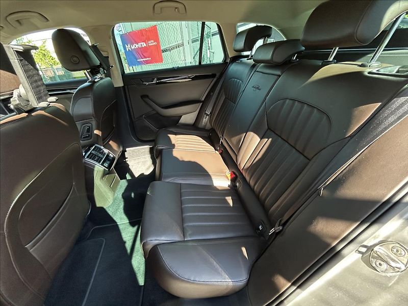 Škoda Superb 2,0 TDi 4x4  L&K DPH WEBASTO - fotka 36 z 50
