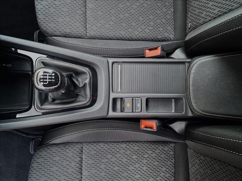 Škoda Octavia 2.0TDI Style, původ ČR,1.Maj. - fotka 36 z 50