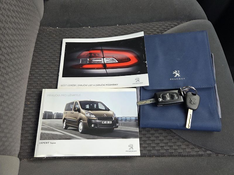 Peugeot Expert Tepee (2014) 2.0 HDI 120Kw Motor 3válce - fotka 27 z 28