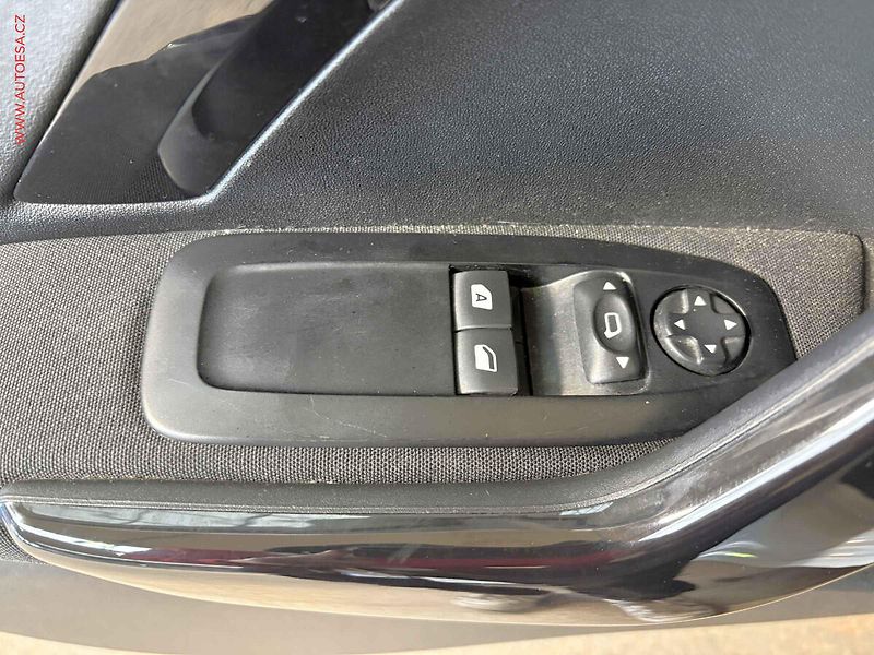 Peugeot 208 (2014) 1.2i, ČR, AC, temp, STK8/28 - fotka 12 z 14