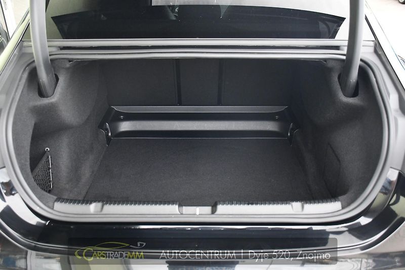 Mercedes-Benz EQE 350 4MATIC AMG  - fotka 47 z 54