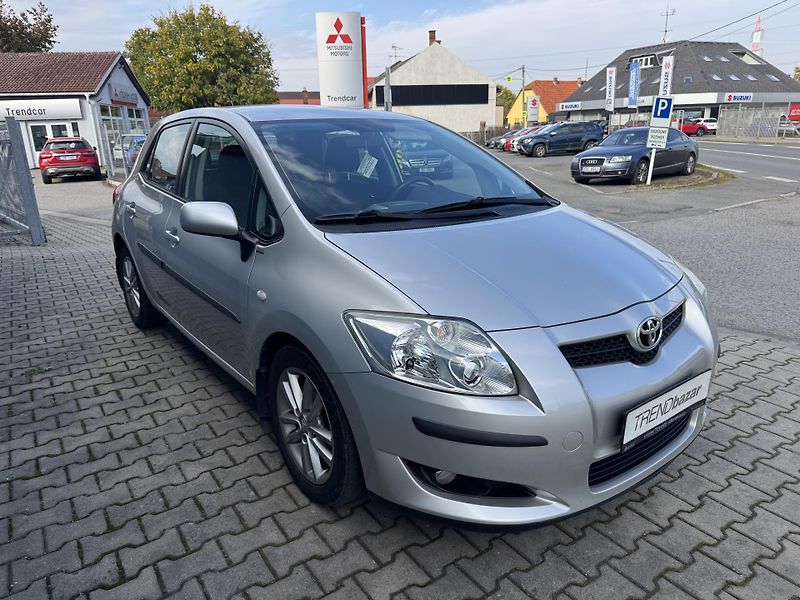 Toyota Auris 1,6VVT-i EXCLUSIVE, ČR - fotka 2 z 13