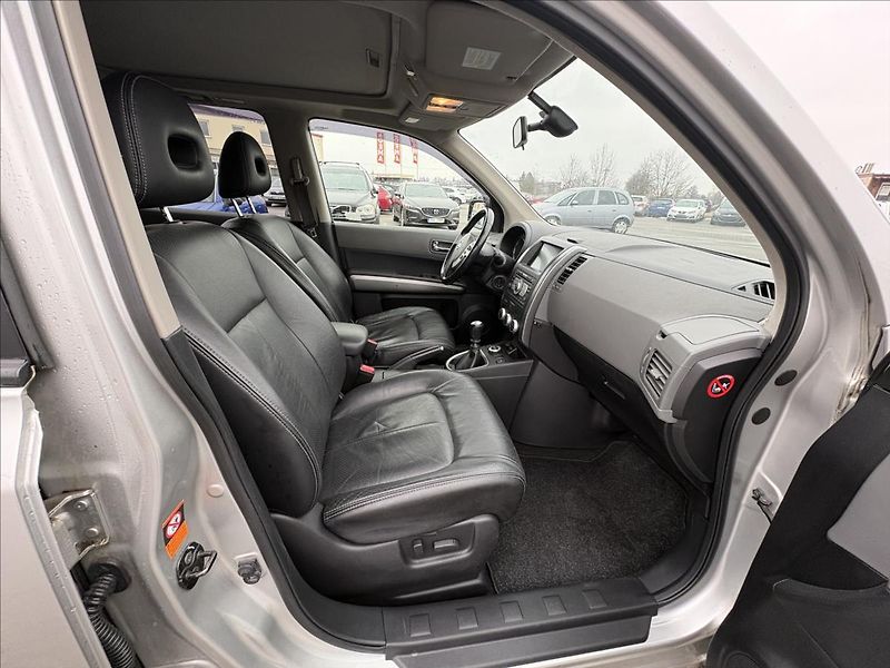 Nissan X-Trail 2,0 dCi 127kW 4x4 Výbava,Or.Km - fotka 27 z 35