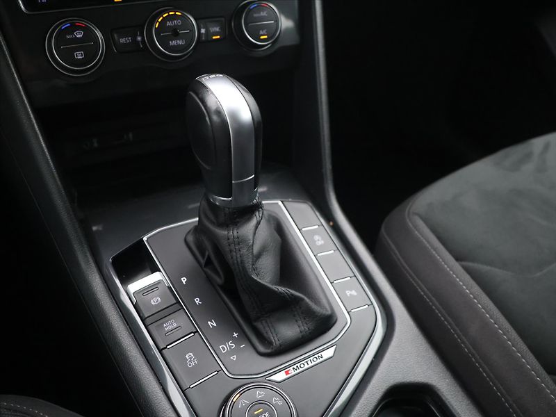 Volkswagen Tiguan 2,0 140KW DSG 4Motion - fotka 19 z 29