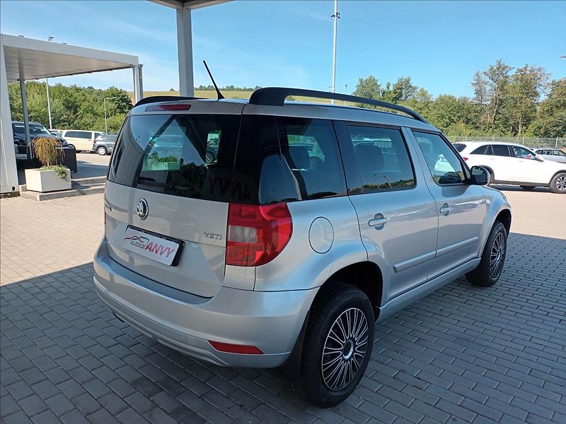 Škoda Yeti 1,2 TSI,77KW,SERVIS,PANO,TAŽNÉ - fotka 5 z 35