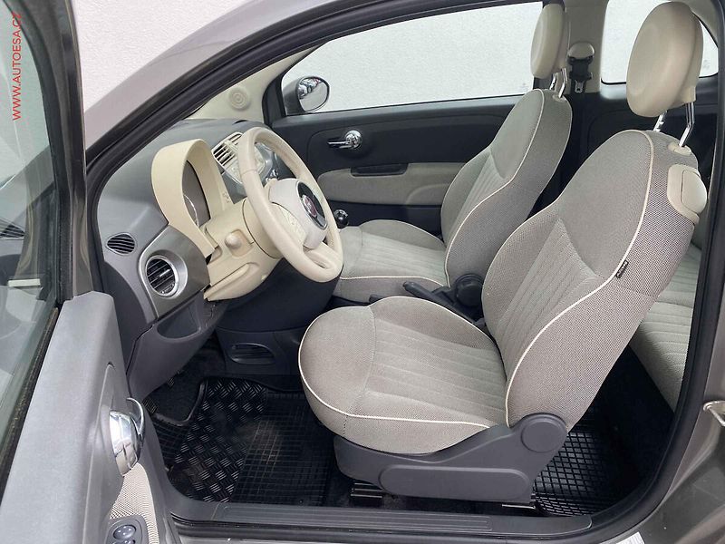 Fiat 500 (2014) 1.2i, Lounge, panor - fotka 9 z 12