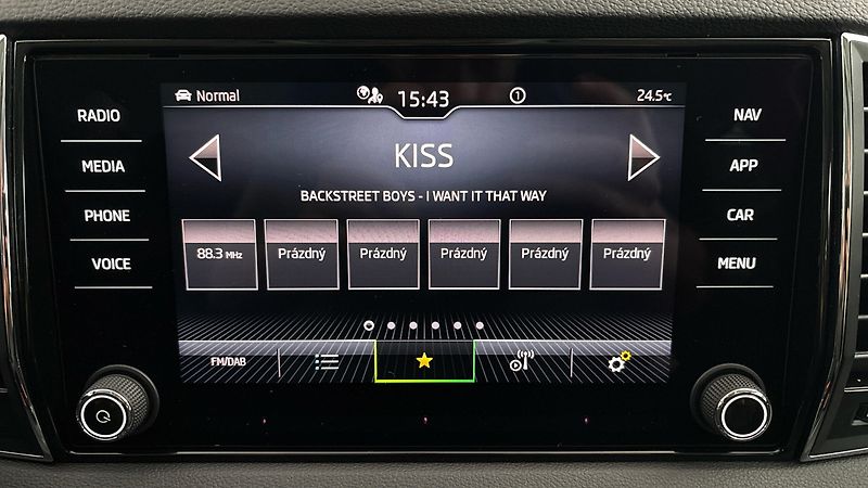 Škoda Karoq 1.5 TSI Style - fotka 11 z 27