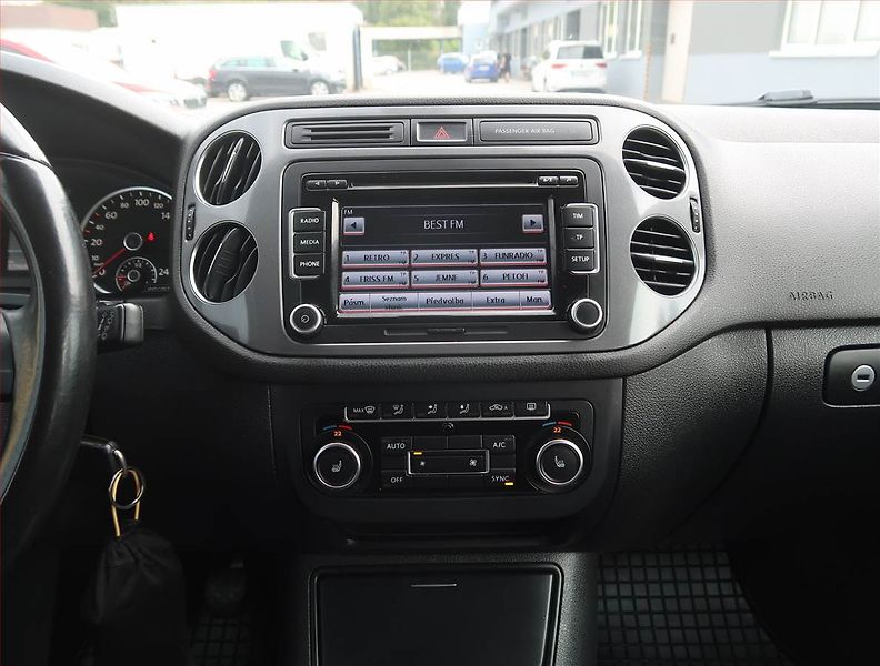 Volkswagen Tiguan (2013) 2.0 TDI, 4X4, Serv.kniha - fotka 12 z 17