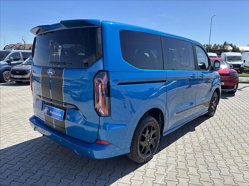 Ford Tourneo Custom 2,5 PHEV Sport 171kW - fotka 5 z 35