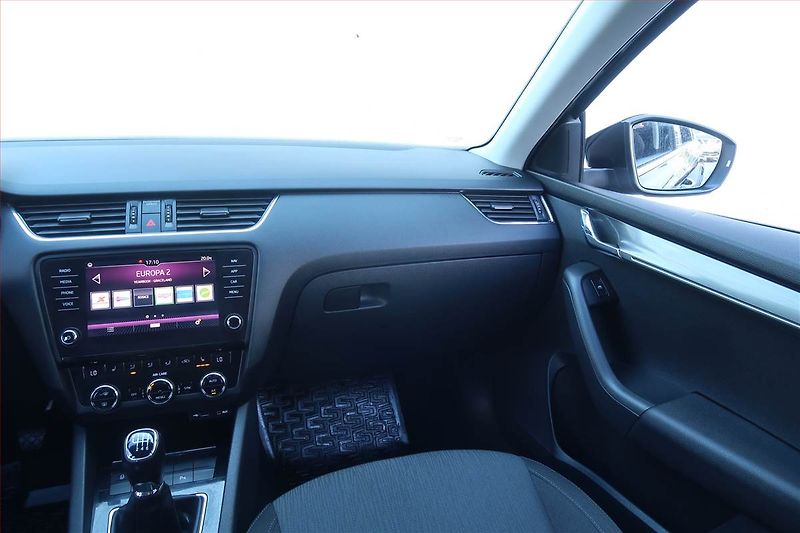 Škoda Octavia (2017) 1.5 TSI, Serv.kniha, Navi - fotka 8 z 22