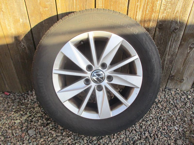 Volkswagen Golf 2.0TDi 110kW HIGHLINE L+Z PNEU - fotka 45 z 45