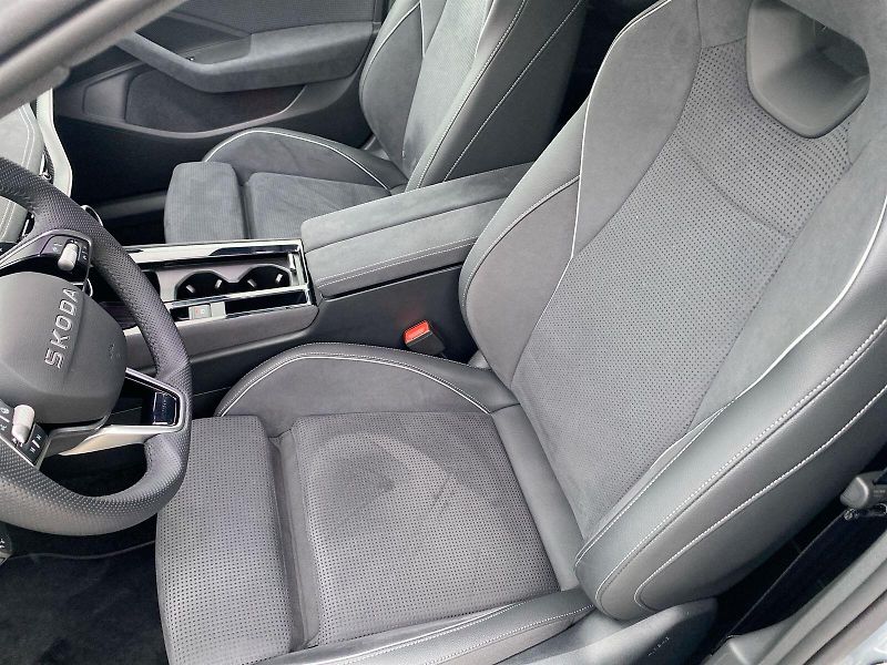 Škoda Superb (2025) Combi 2,0 TDI 4x4 DSG Sportlin - fotka 8 z 32