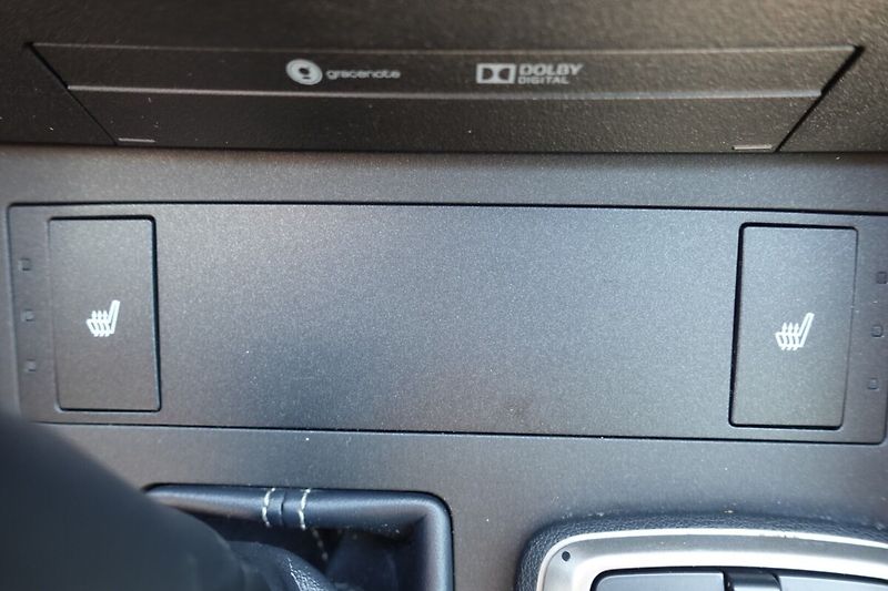Lexus IS 300h Executive Navi - fotka 22 z 34