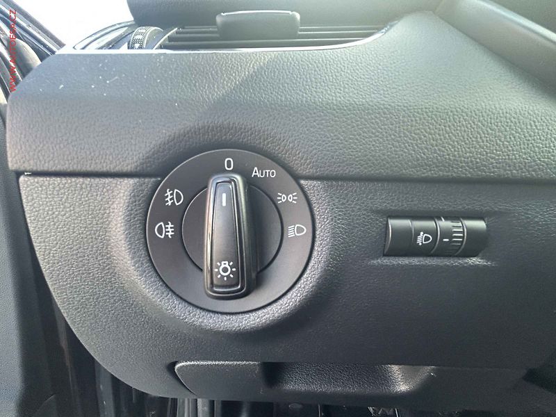 Škoda Octavia (2014) 1.2TSi, AC, výhřev sed - fotka 13 z 16