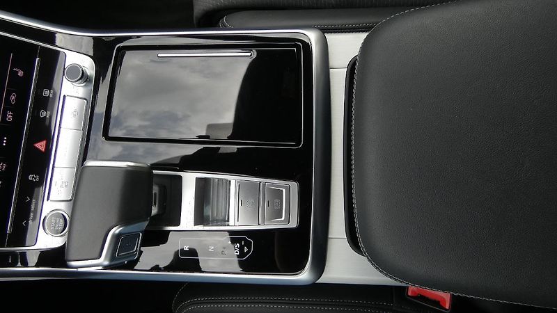 Audi Q7 50 TDI quattro Tiptronic S lin - fotka 19 z 26