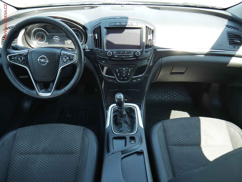 Opel Insignia (2016) 2.0 CDTi, ČR, AC, bixen - fotka 8 z 20
