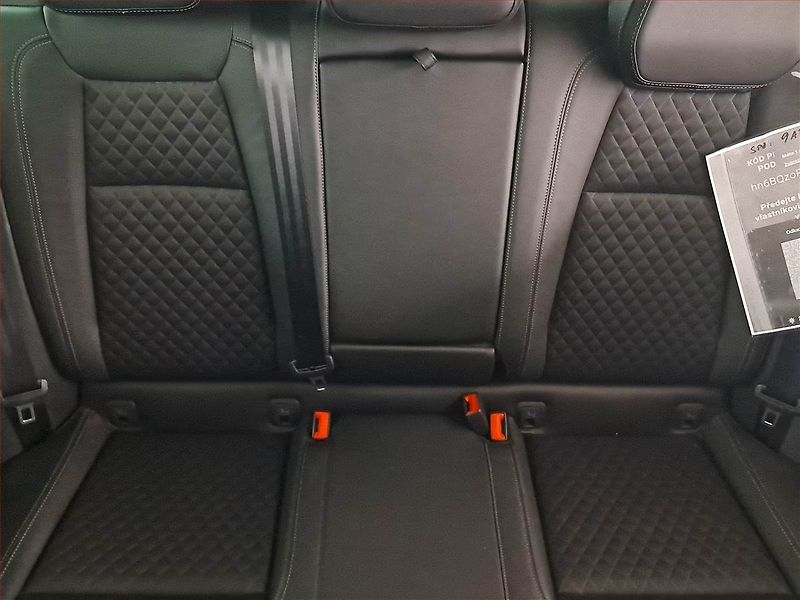 Škoda Karoq (2022) Style 1.5 TSI - fotka 10 z 19