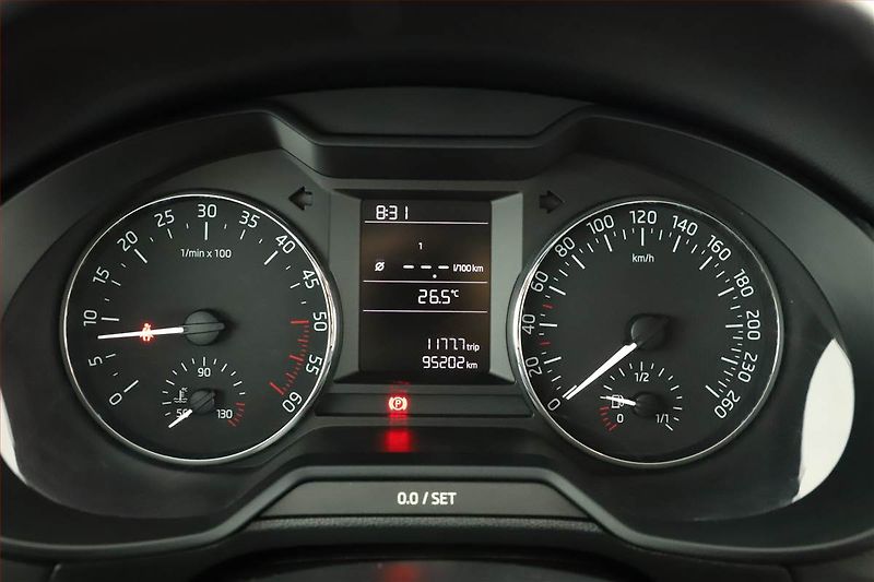 Škoda Octavia (2016) 1.6 TDI, Tempomat - fotka 10 z 13
