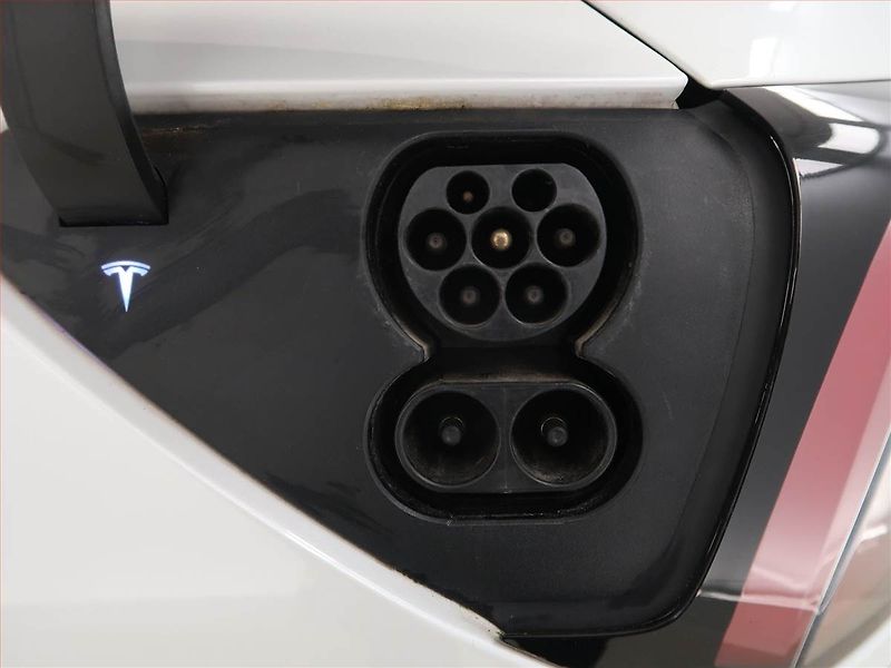 Tesla Model 3 (2020) Std Range Plus 52kWh, SoH 84% - fotka 21 z 22