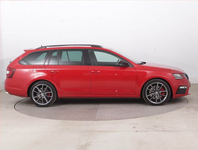 Škoda Octavia (2018) RS 2.0 TSI - fotka 6 z 23