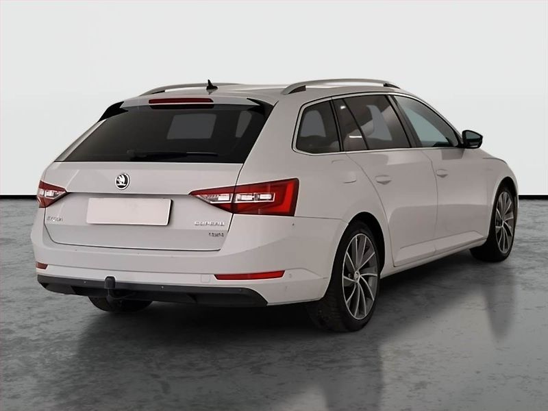 Škoda Superb (2018) Laurin&Klement 2.0 TDI, 4X4 - fotka 5 z 25