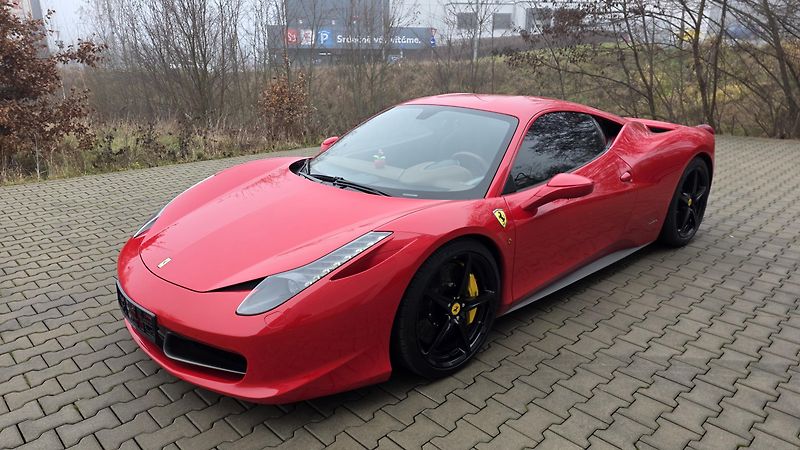 Ferrari 458 (2010) TOP STAV PRAVIDELNÝ SERVIS - fotka 8 z 14