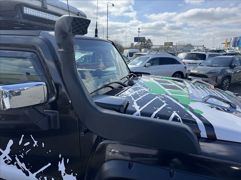 Hummer H3 3,5 AUT KŮŽE 4X4 STAN NAVIJÁK - fotka 33 z 39