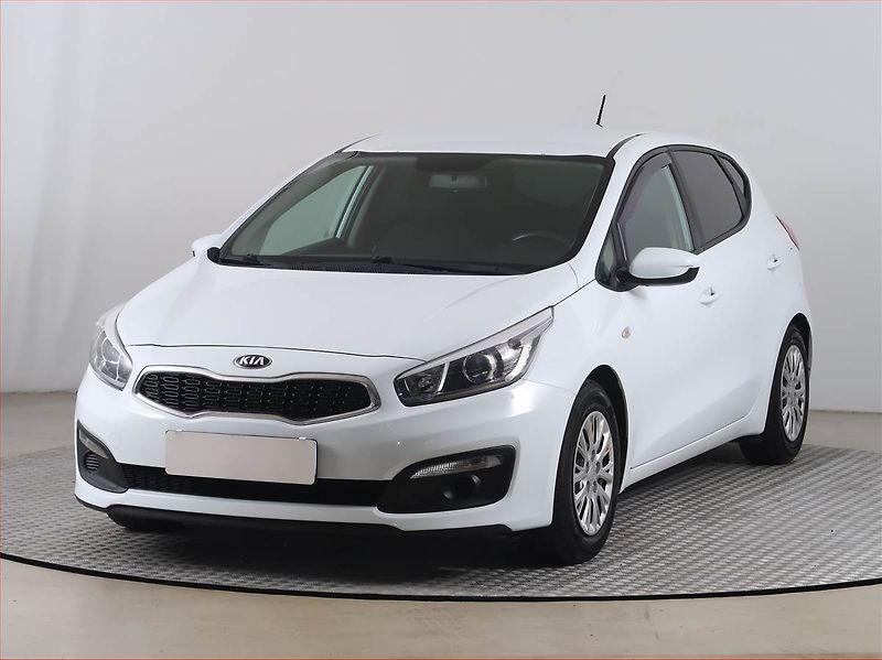 Kia Ceed (2017) 1.4 CVVT, Park. senzory - fotka 2 z 14