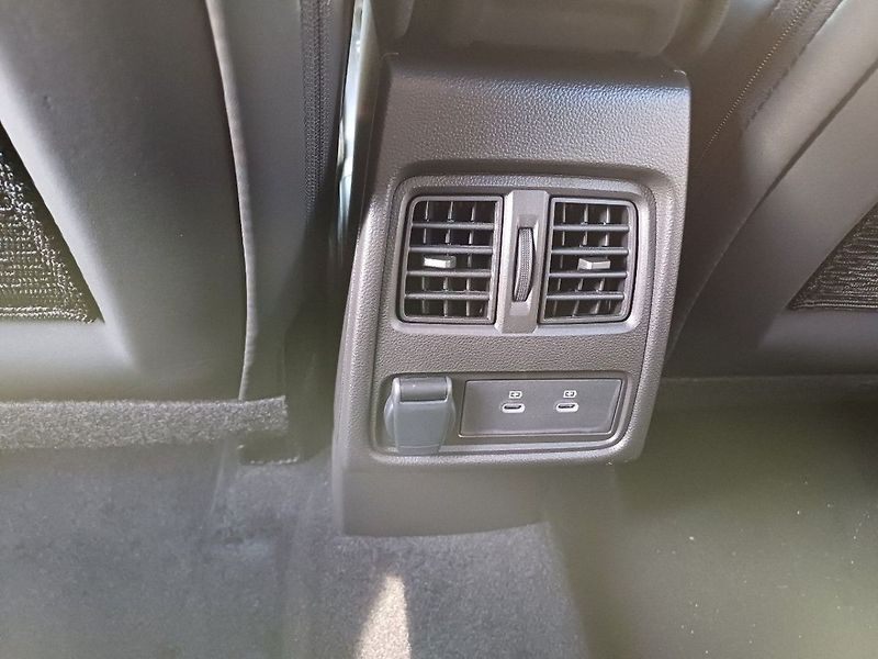 Mitsubishi ASX 1.3 DI-T MILD HYBRID 116kW 7DC - fotka 22 z 24