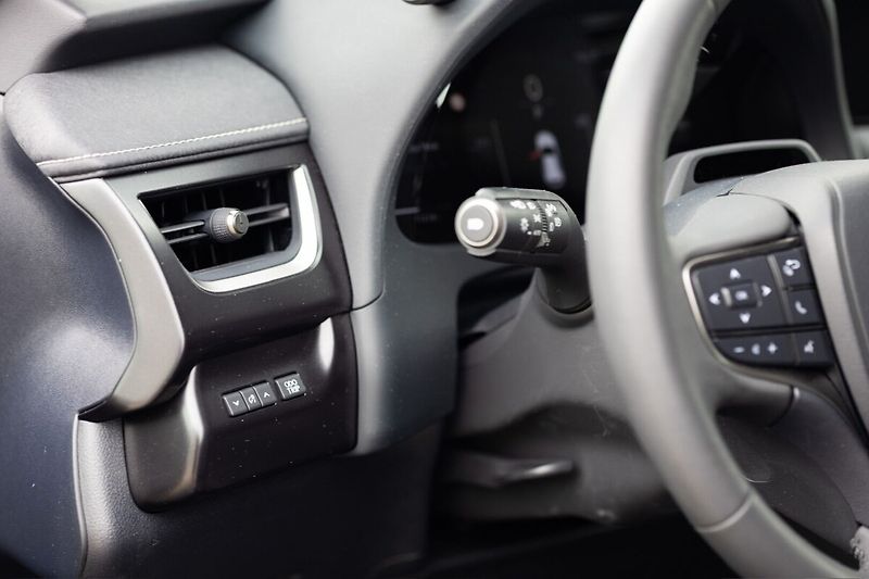 Lexus UX 300h 300H 2.0 HEV BUSINESS TECH - fotka 15 z 26